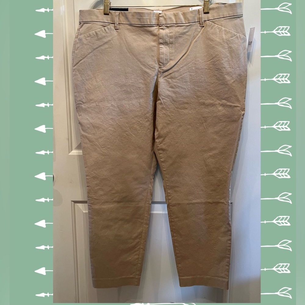 GAP Signature Skinny Ankle Khakis NWT Size 20